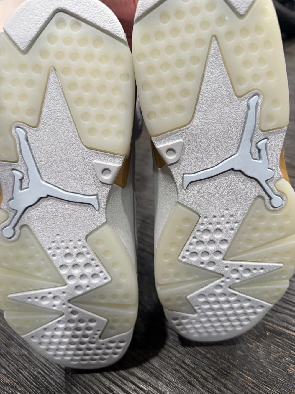 Women's Jordan 6 Retro "Pearl" Pure Platinum/Glacier Blue size 7.5 - Picture 12 of 12